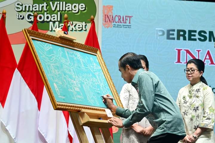 Presiden Jokowi Buka Pameran INACRAFT