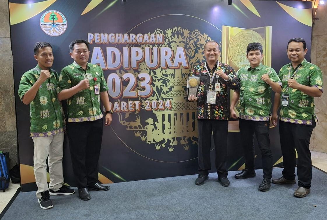 DLH Pati Terima Penghargaan Adipura 2023