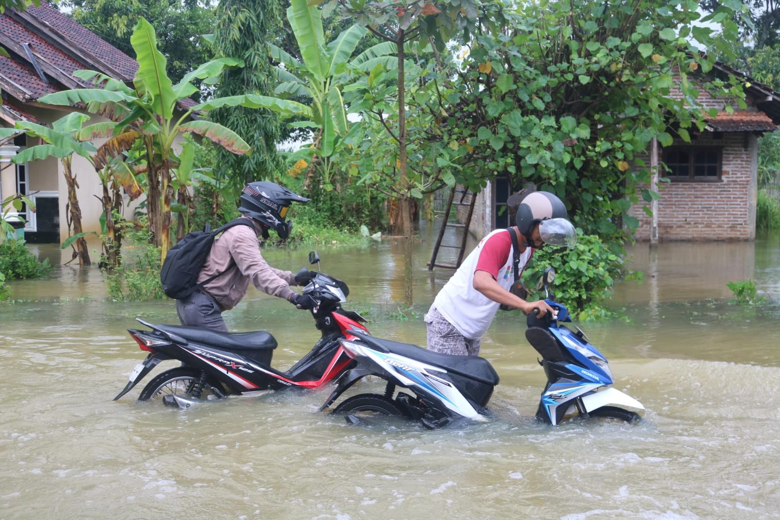 Jalan Penghubung Antara Kecamatan Winong dan Jakenan Tak Bisa Dilalui Motor