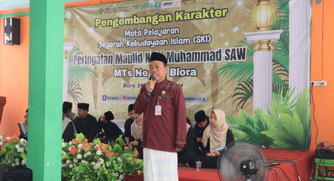 Memperingati Maulid Nabi Muhammad SAW, MTsN 1 Blora Gelar Pengajian dan  Menanamkan “Jamu Jati Kendi”